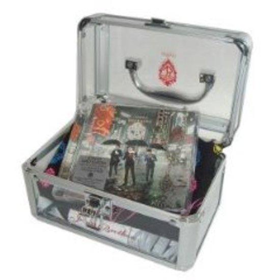 Jonas Brothers - A Little Bit Longer FAN PACK !!